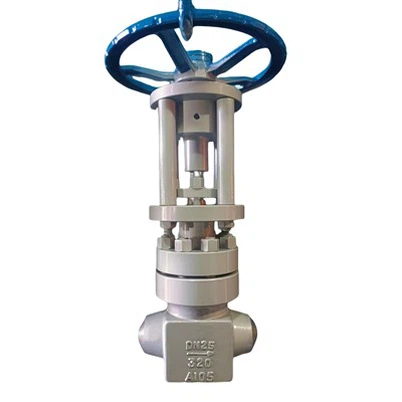 Qual é o nível de vibração quando uma válvula globo angular está funcionando?